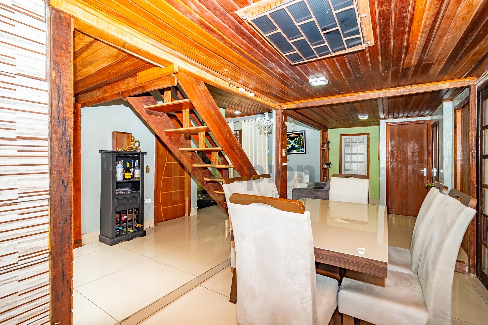 Vendo Casa térrea,  frente rua e com Exuberante quintal , Acei...