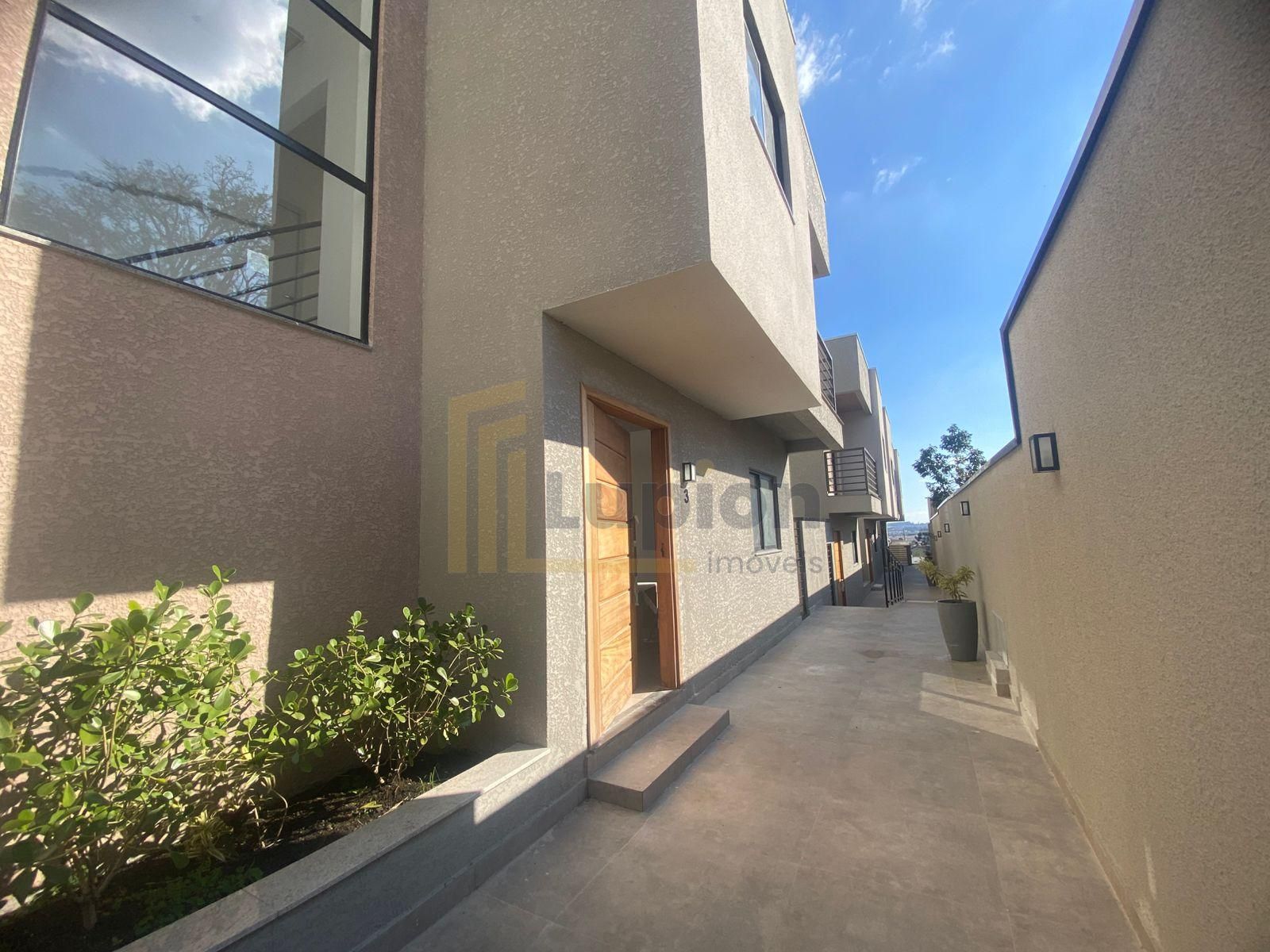 SOBRADO NOVO À VENDA 3 dormitórios com  suíte 4 vagas de garagens