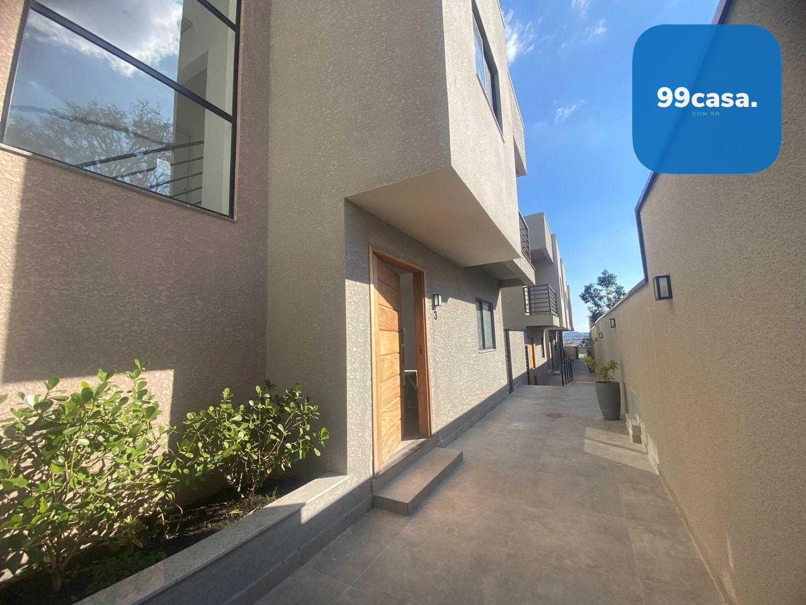 SOBRADO NOVO À VENDA 3 dormitórios com  suíte 4 vagas de garagens