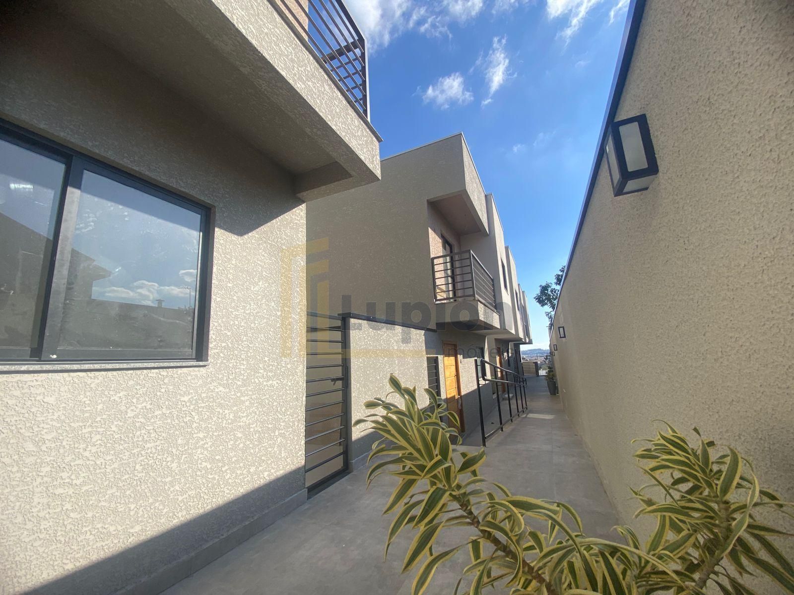 SOBRADO NOVO À VENDA 3 dormitórios com  suíte 4 vagas de garagens