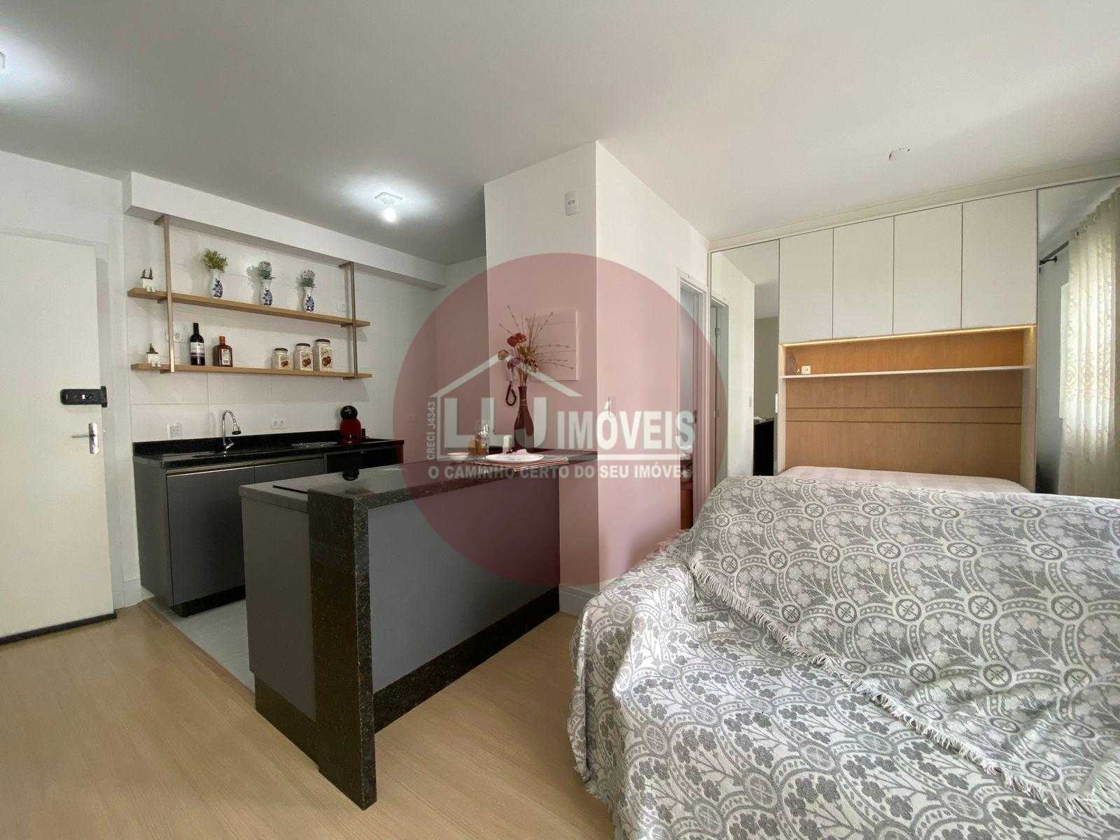 Alugo estúdio, Andar Alto com sacada,  Todo Mobiliado- Capão Raso