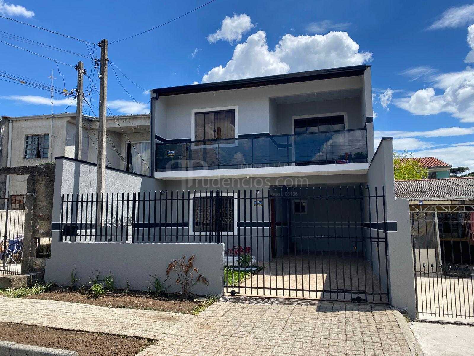 Sobrado à venda, de frente para a rua no Pinheirinho, CURITIBA...