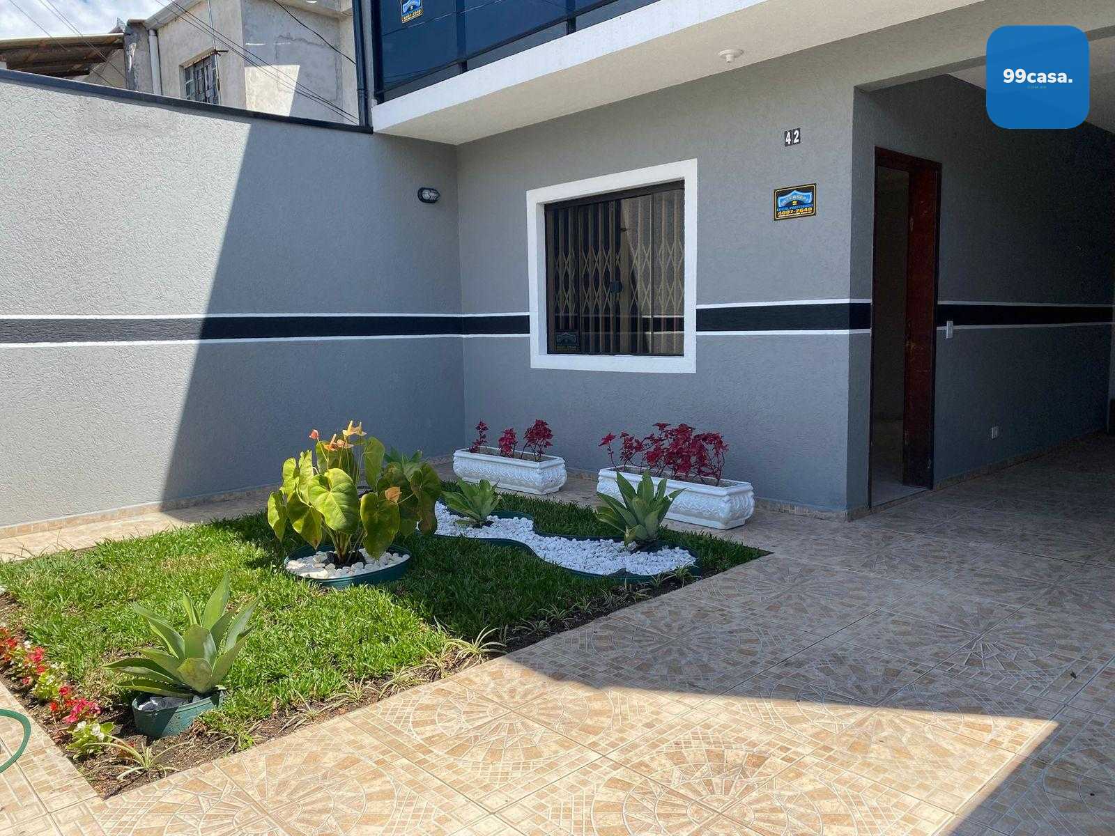 Sobrado à venda, de frente para a rua no Pinheirinho, CURITIBA...