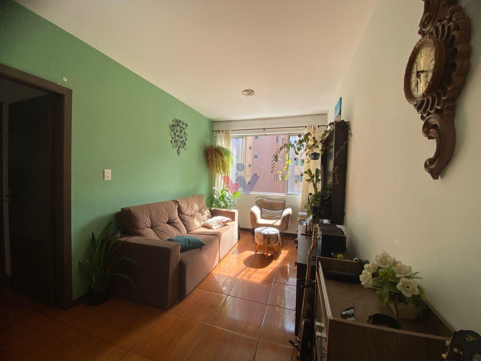 Apartamento à venda, Com 2 dormitorios no Agua Verde, CURITIBA...