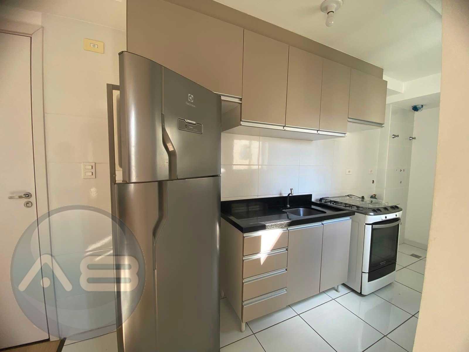 Aluga-se Apartamento, dois dormit?rios, com vaga,  1.780, + Ta...