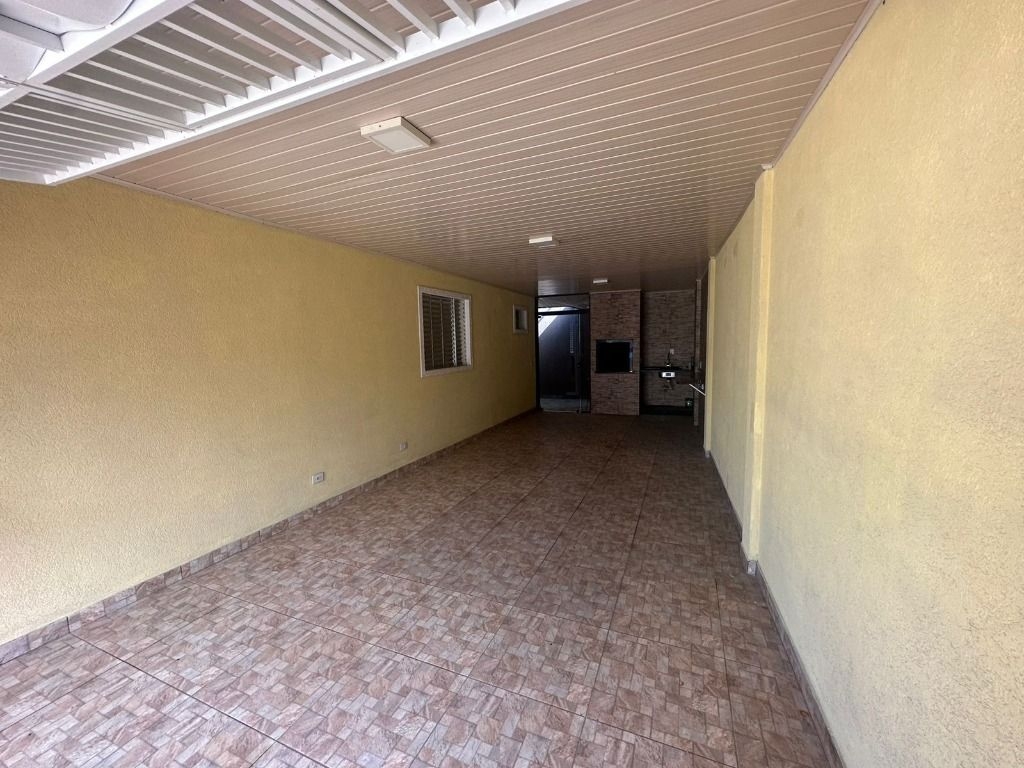 Casa com 3 quartos para locação, 200 m² por R$ 3.500/mês, Camp...