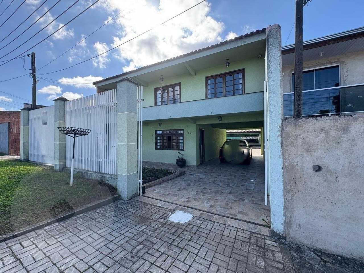 Sobrado com 4 dormitórios à venda, 262 m  por R  790.000,00 - Sítio Cercado - Curitiba PR