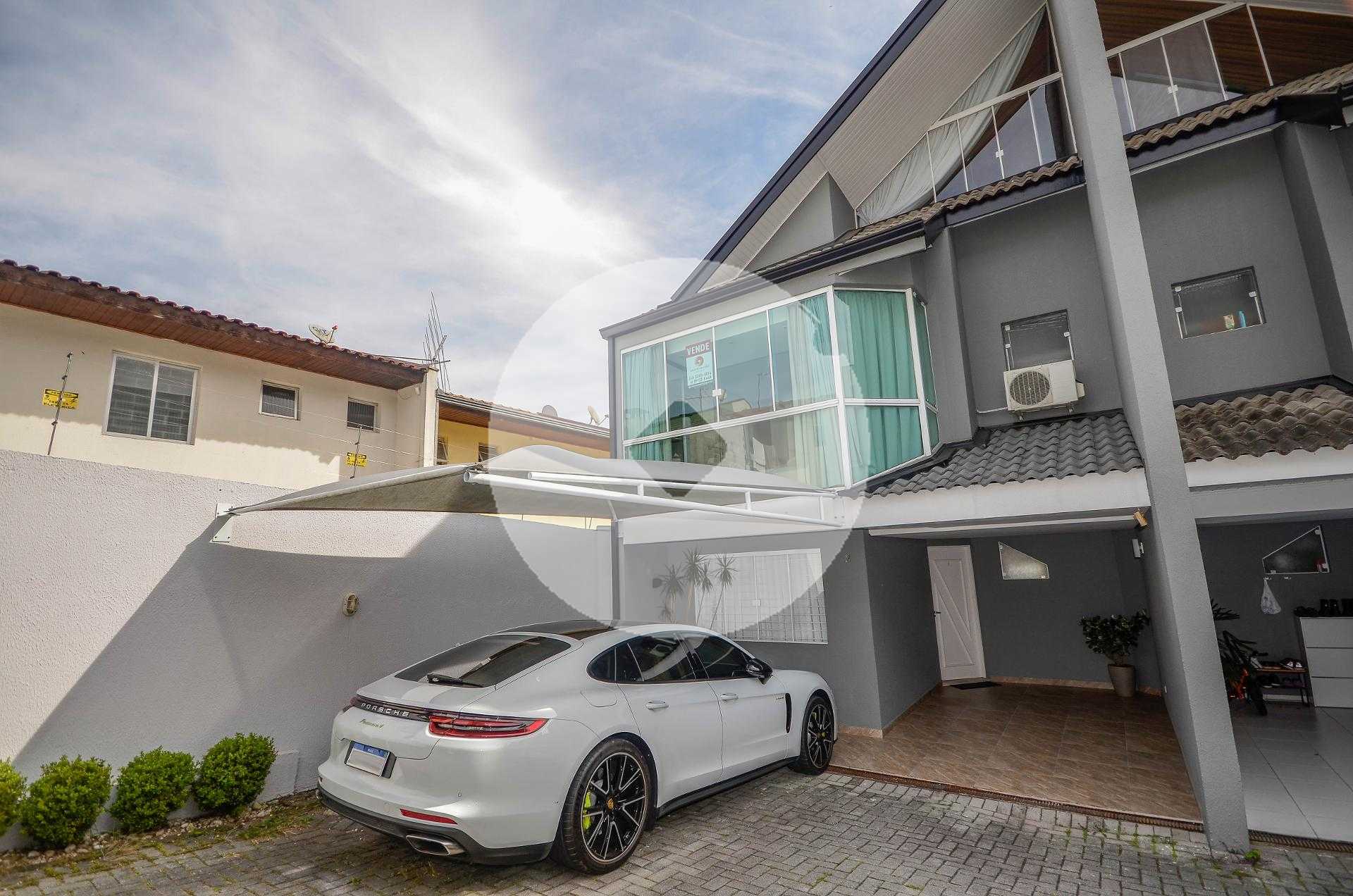 Sobrado com 3 quartos mobiliado e decorado a venda no Ecoville