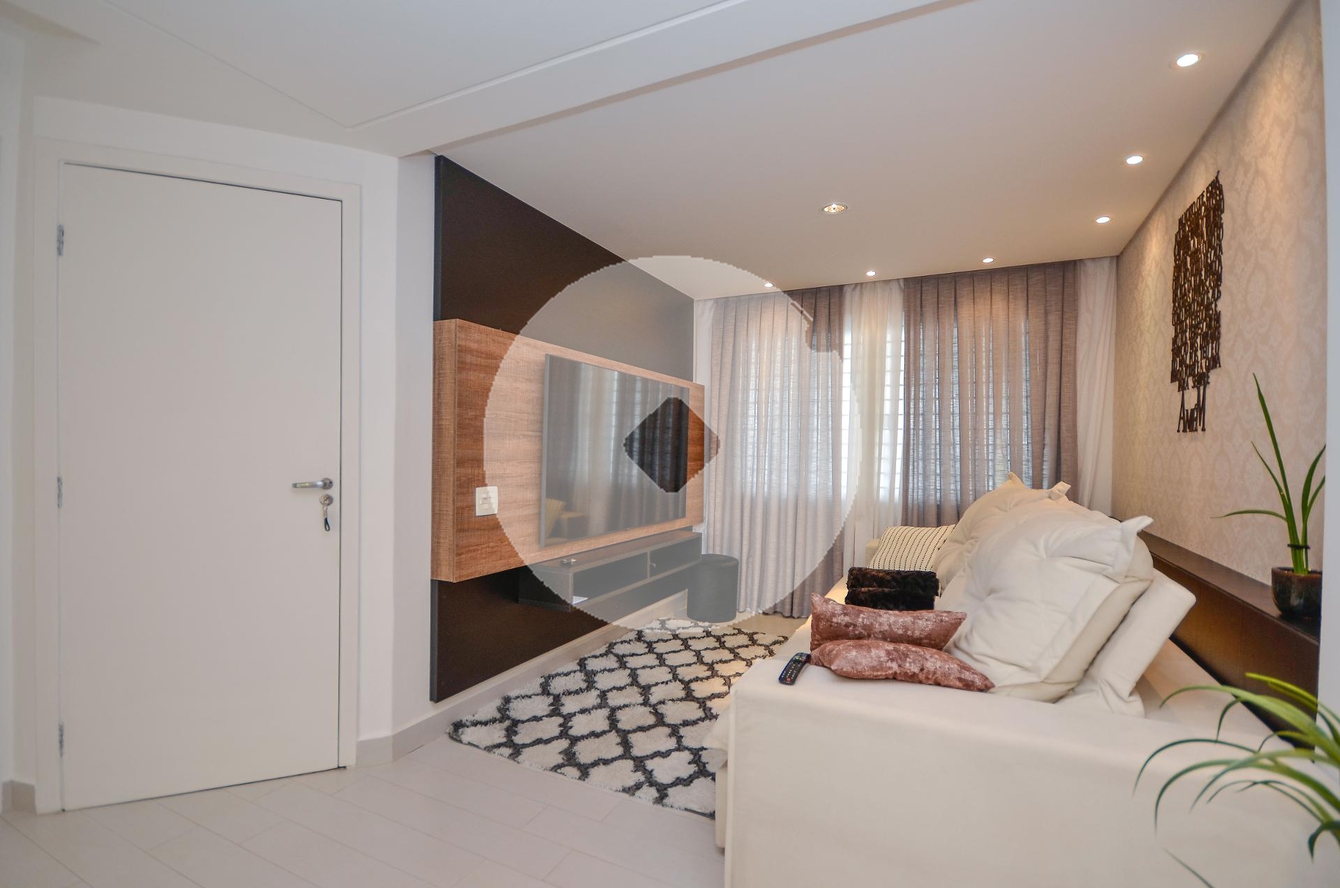 Sobrado com 3 quartos mobiliado e decorado a venda no Ecoville