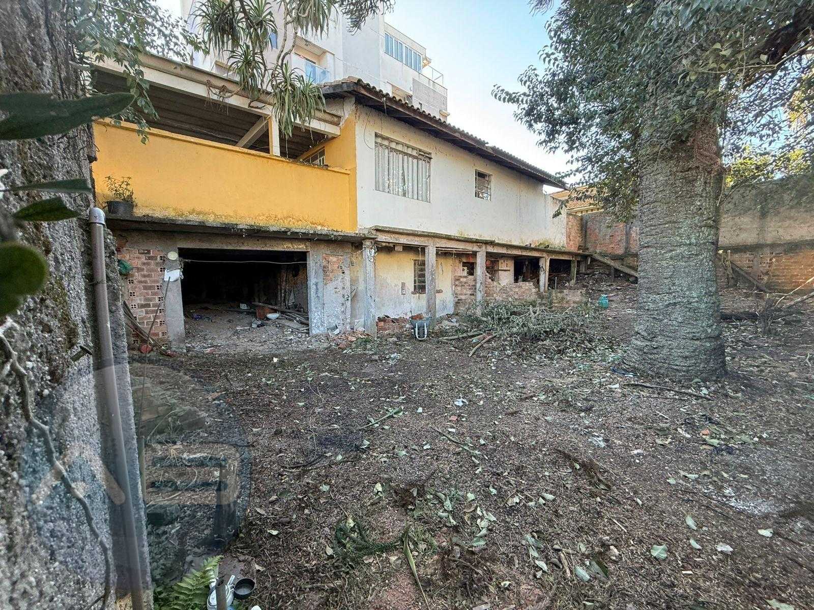 Excelente Terreno de esquina a venda no bairro Merces