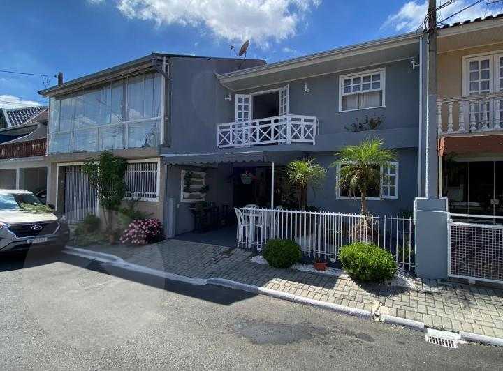 Sobrado 3 Quartos à Venda no Fazendinha  Condomínio com Taxa Baixa  Curitiba