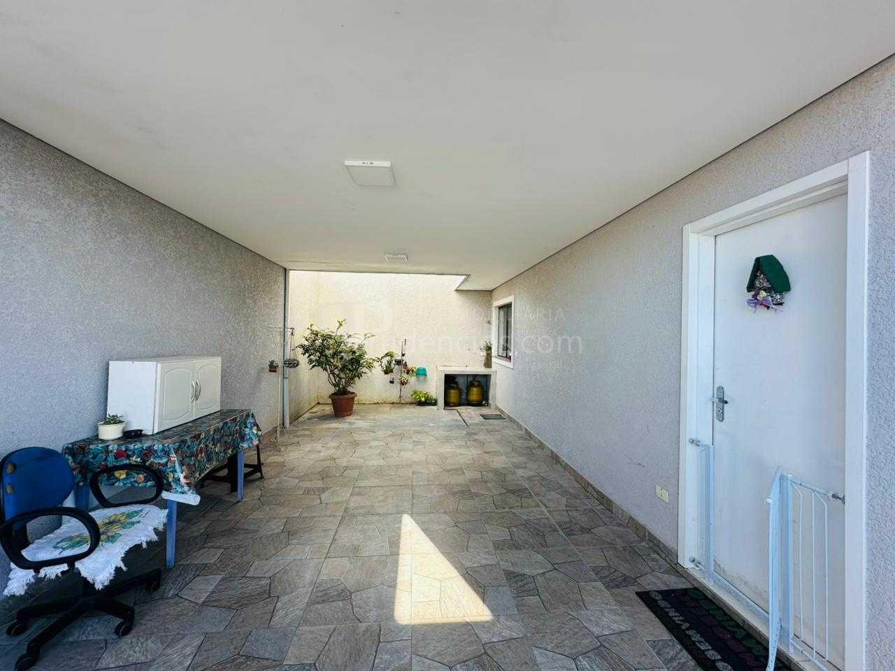 Triplex à venda no São Braz  Próximo ao Parque Barigui  3 qu...