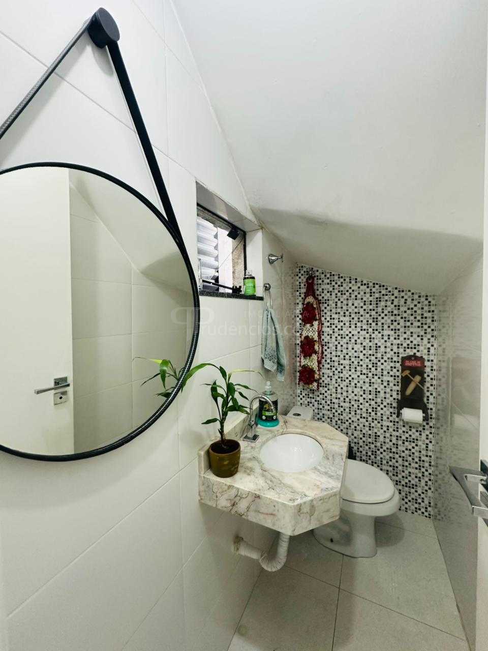 Triplex à venda no São Braz  Próximo ao Parque Barigui  3 qu...