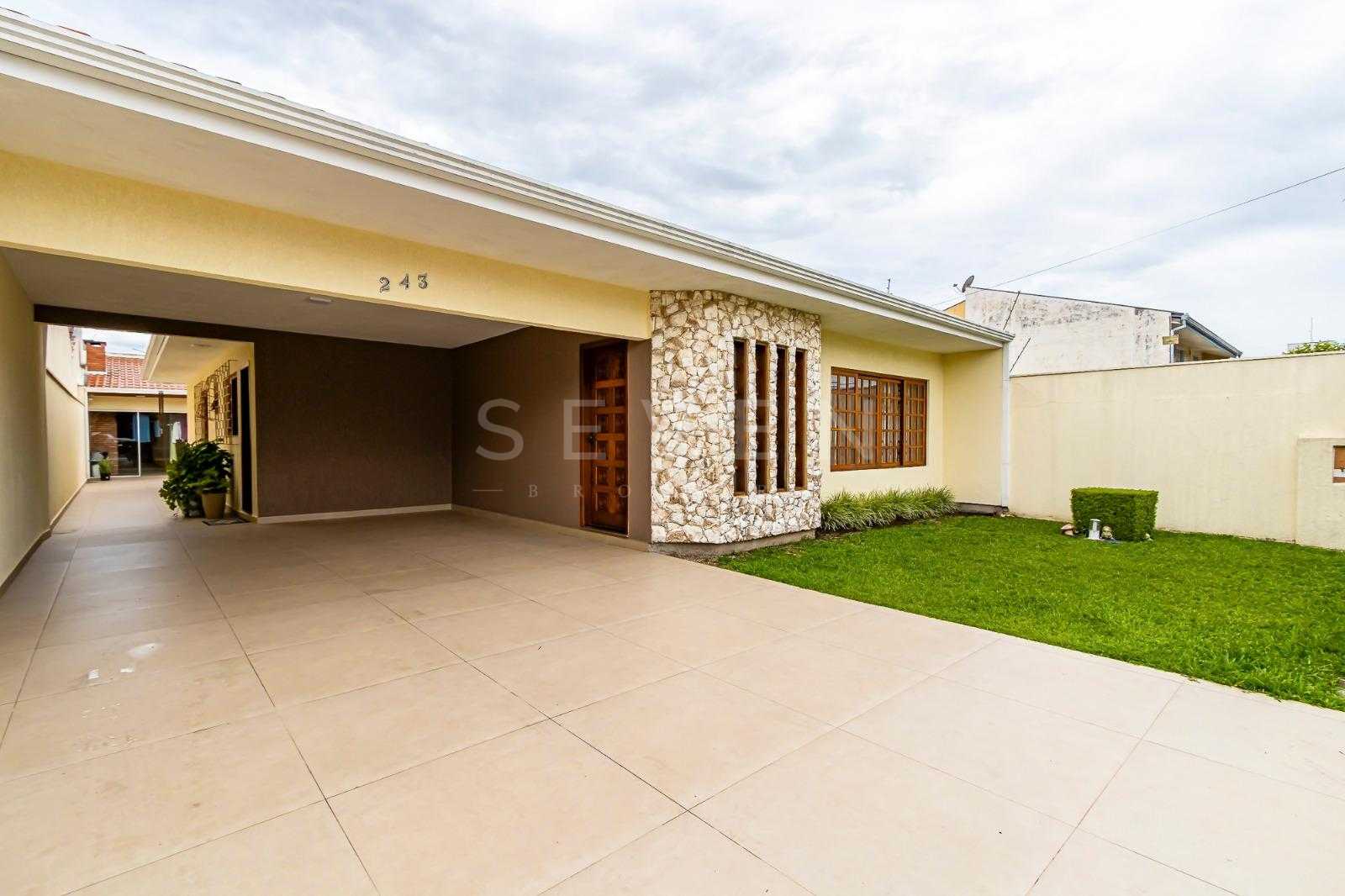 Casa à Venda no Capão da Imbuia | 4 Quartos, Suíte, Terreno 36...