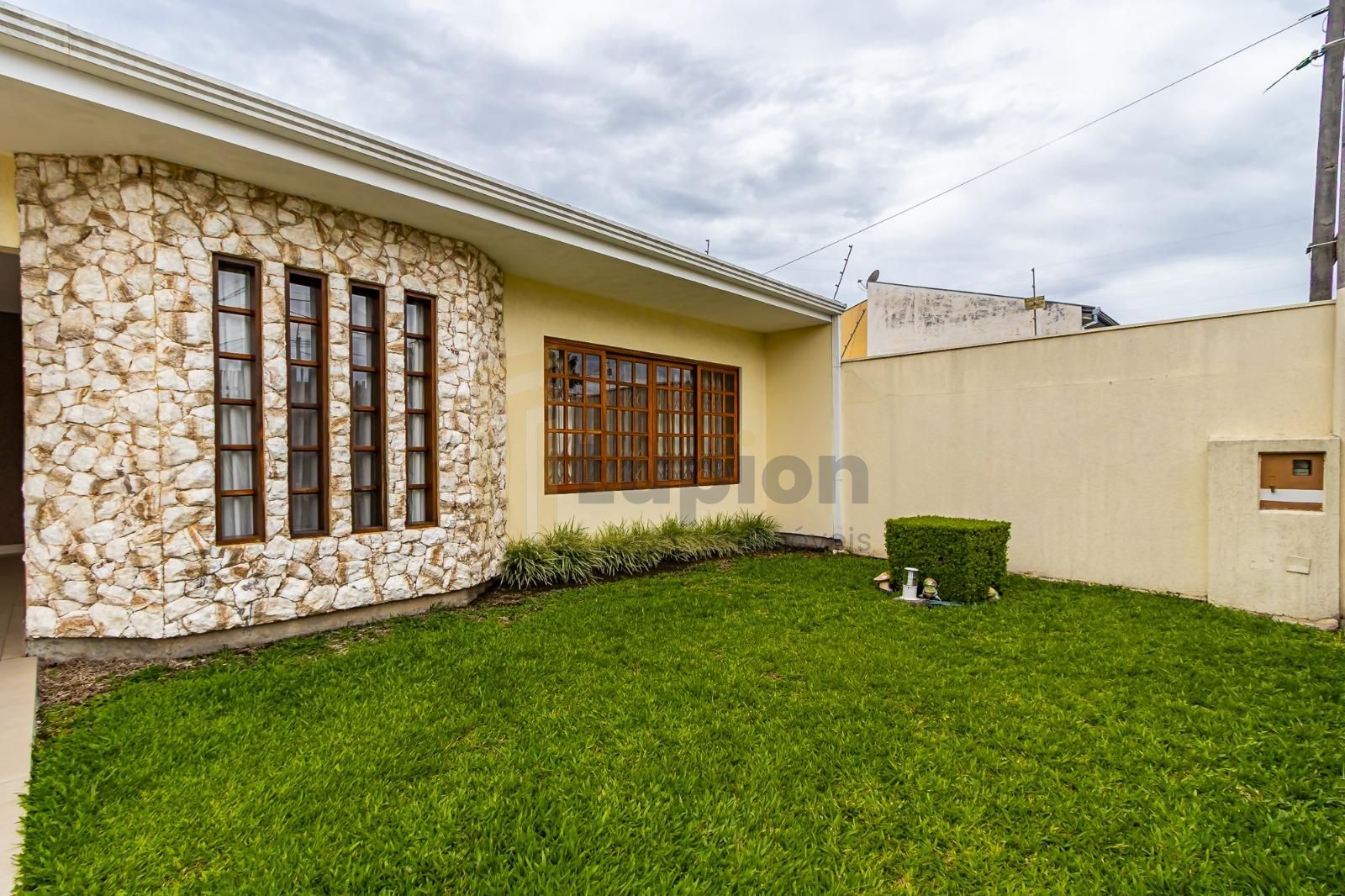 Casa à Venda no Capão da Imbuia | 4 Quartos, Suíte, Terreno 36...