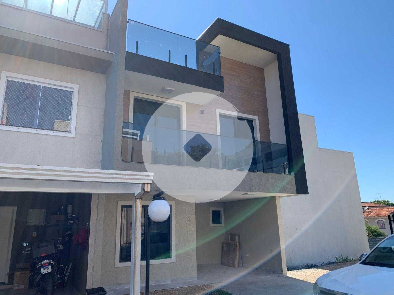 Sobrado Triplex em Condomínio | 3 Quartos com Suíte | Alto Boqueirão