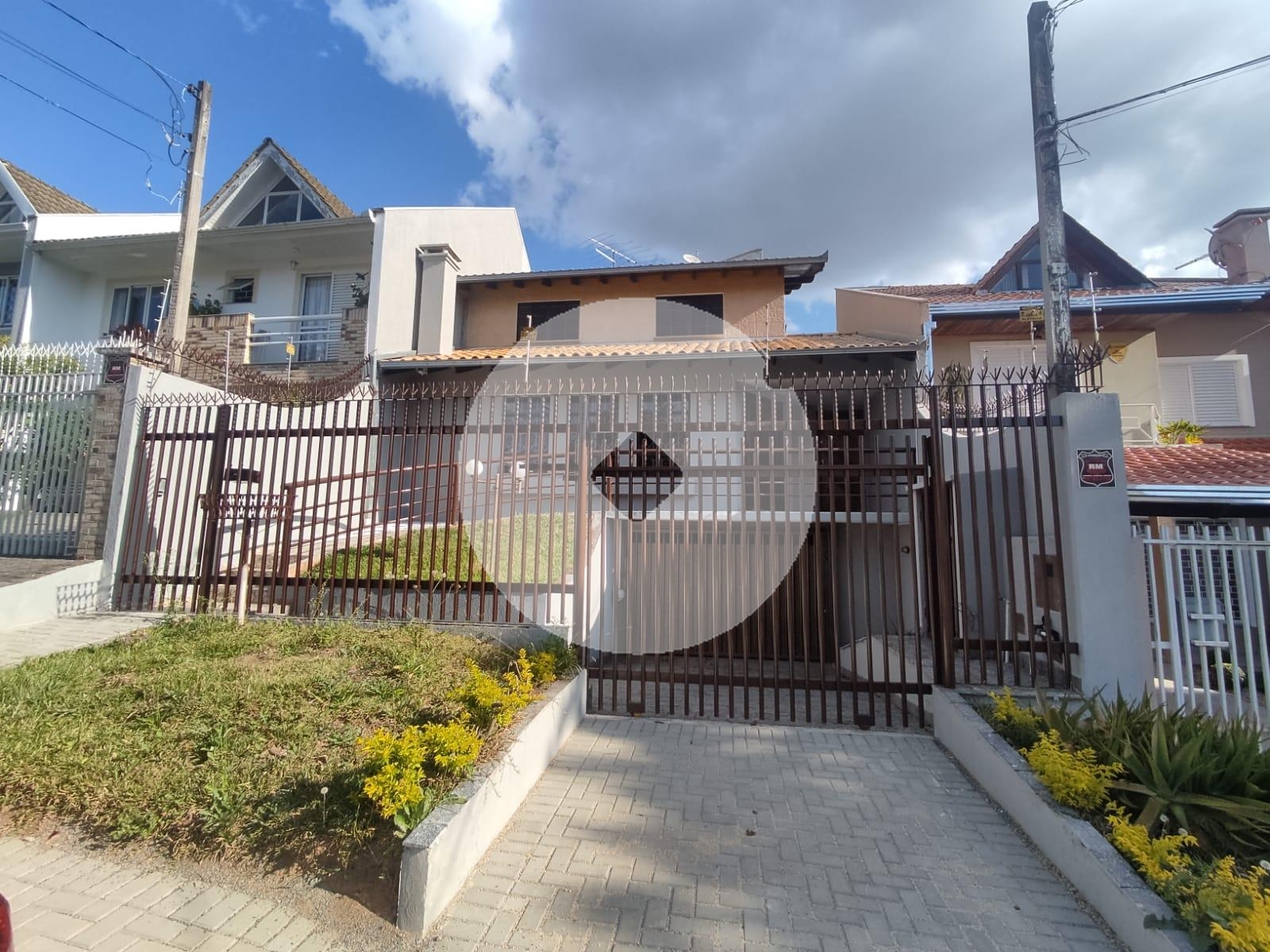 Sobrado com 3 dormitórios à venda,197.33 m , mossunguê, CURITI...