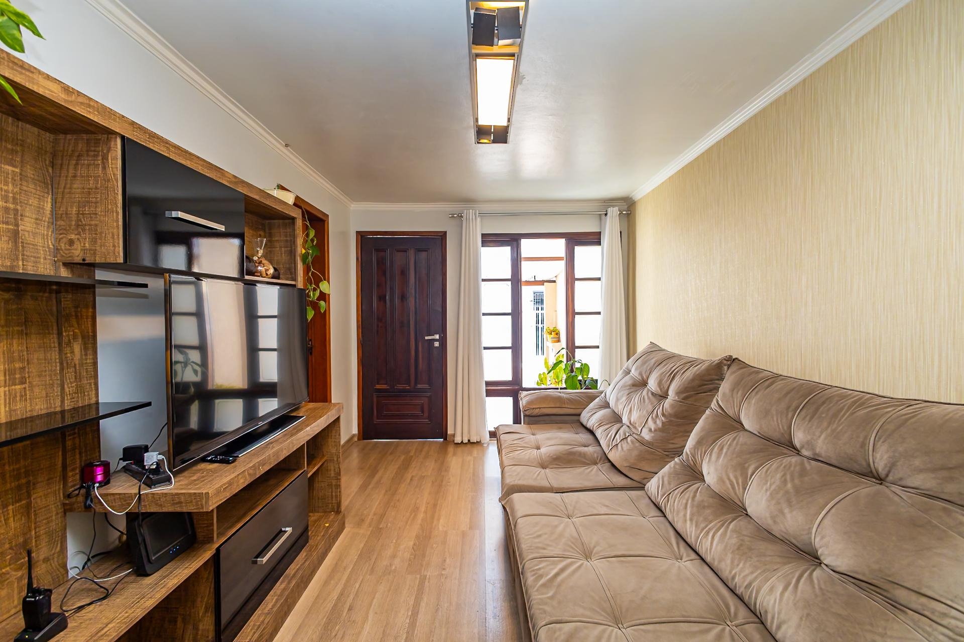 Casa com 3 Quartos no Campo Comprido  Excelente Estado, Pronta...