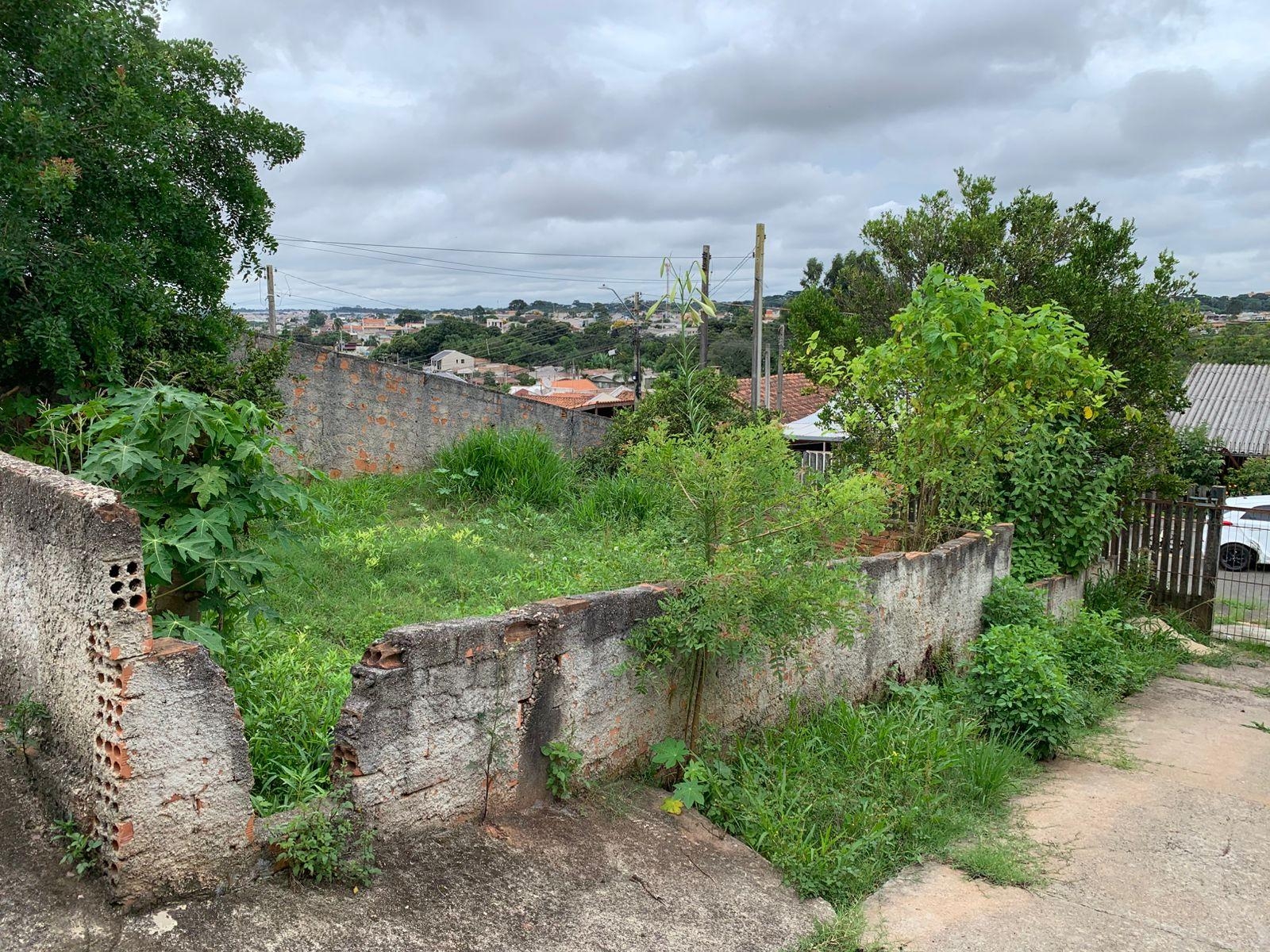 Terreno 360m  12x30 com Construção  ZR-1  Bairro Iguaçu