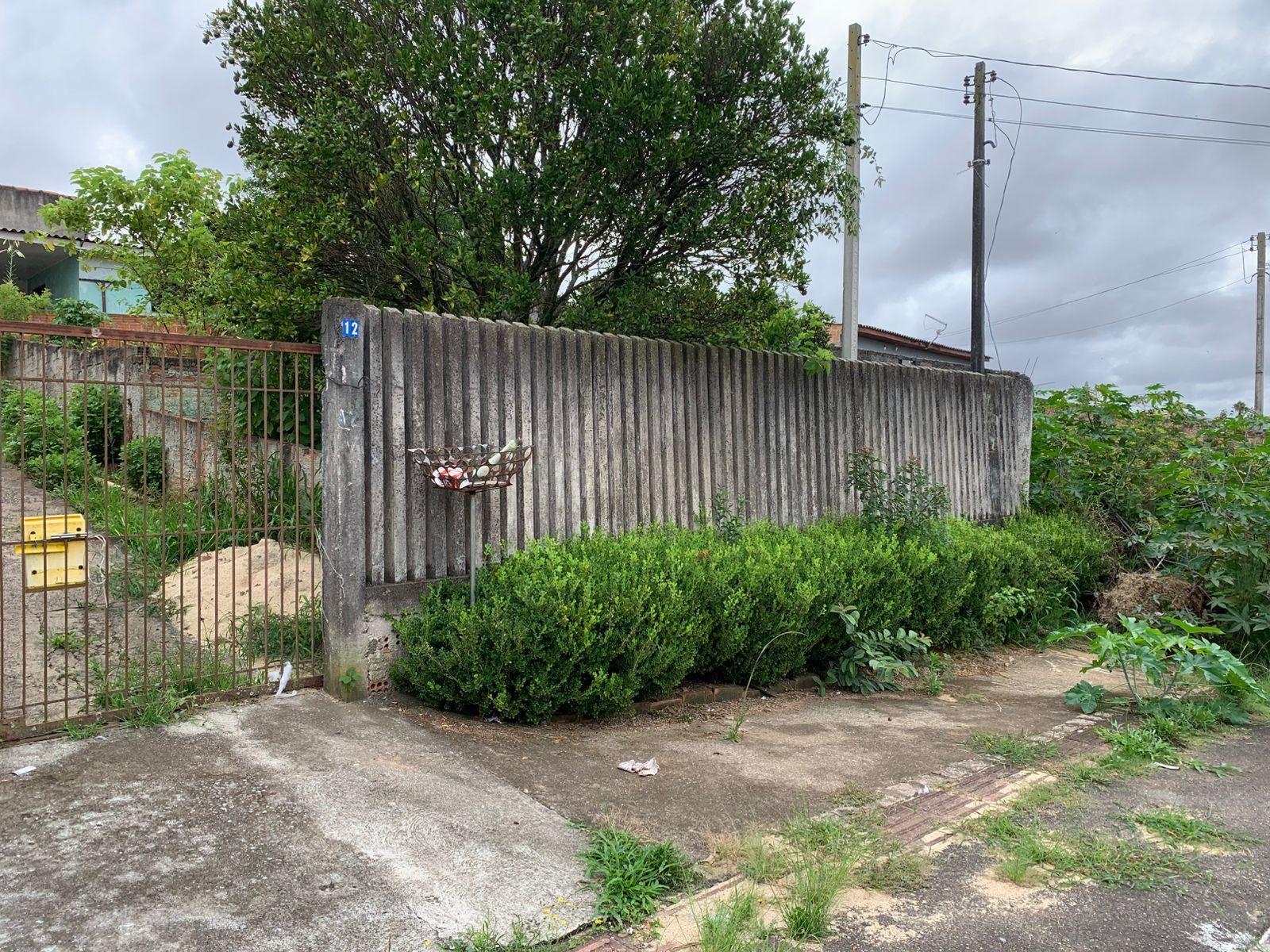 Terreno 360m  12x30 com Construção  ZR-1  Bairro Iguaçu