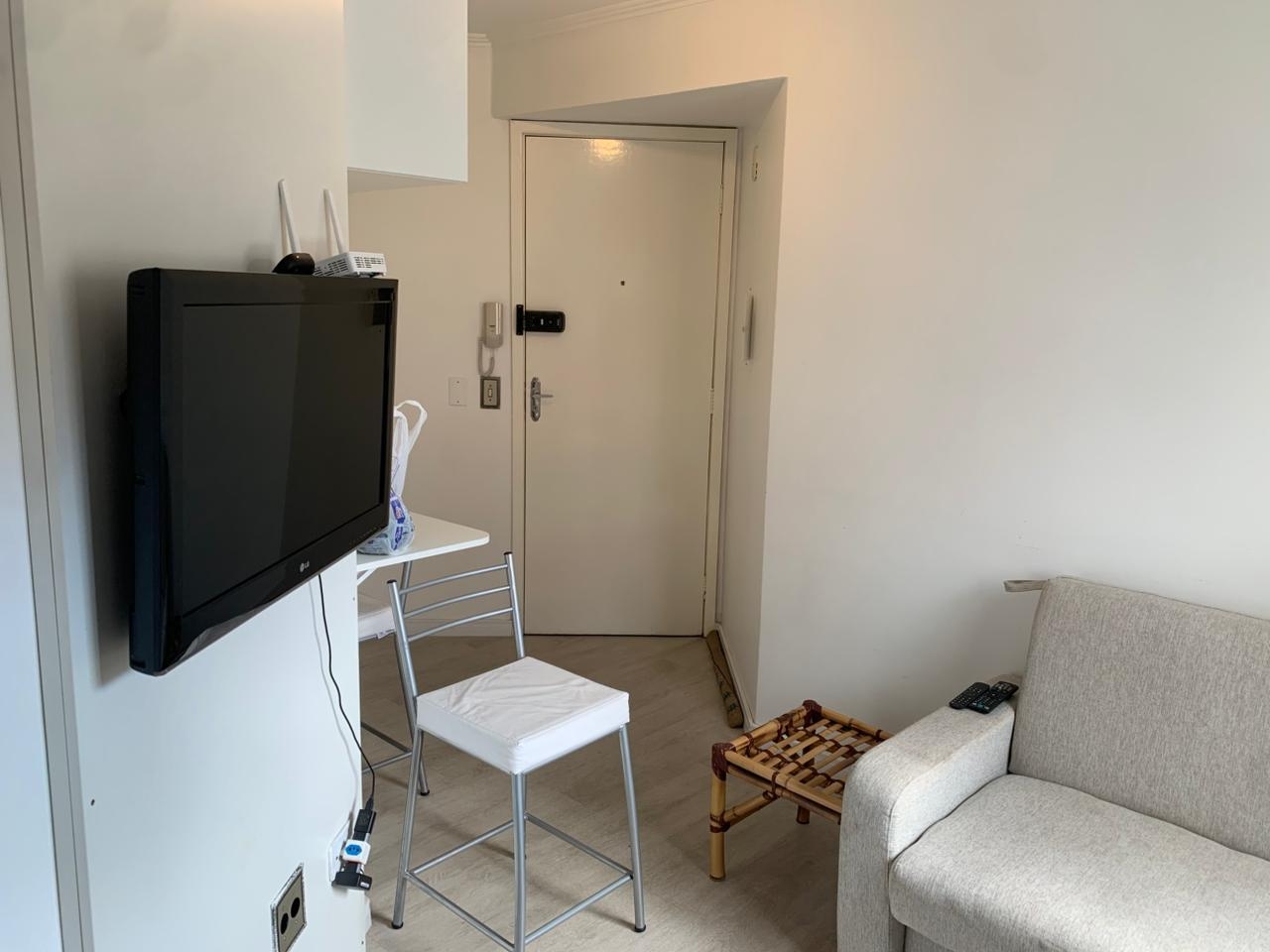 Apartamento Mobiliado com 1 vaga  para Locação no Centro de Cu...