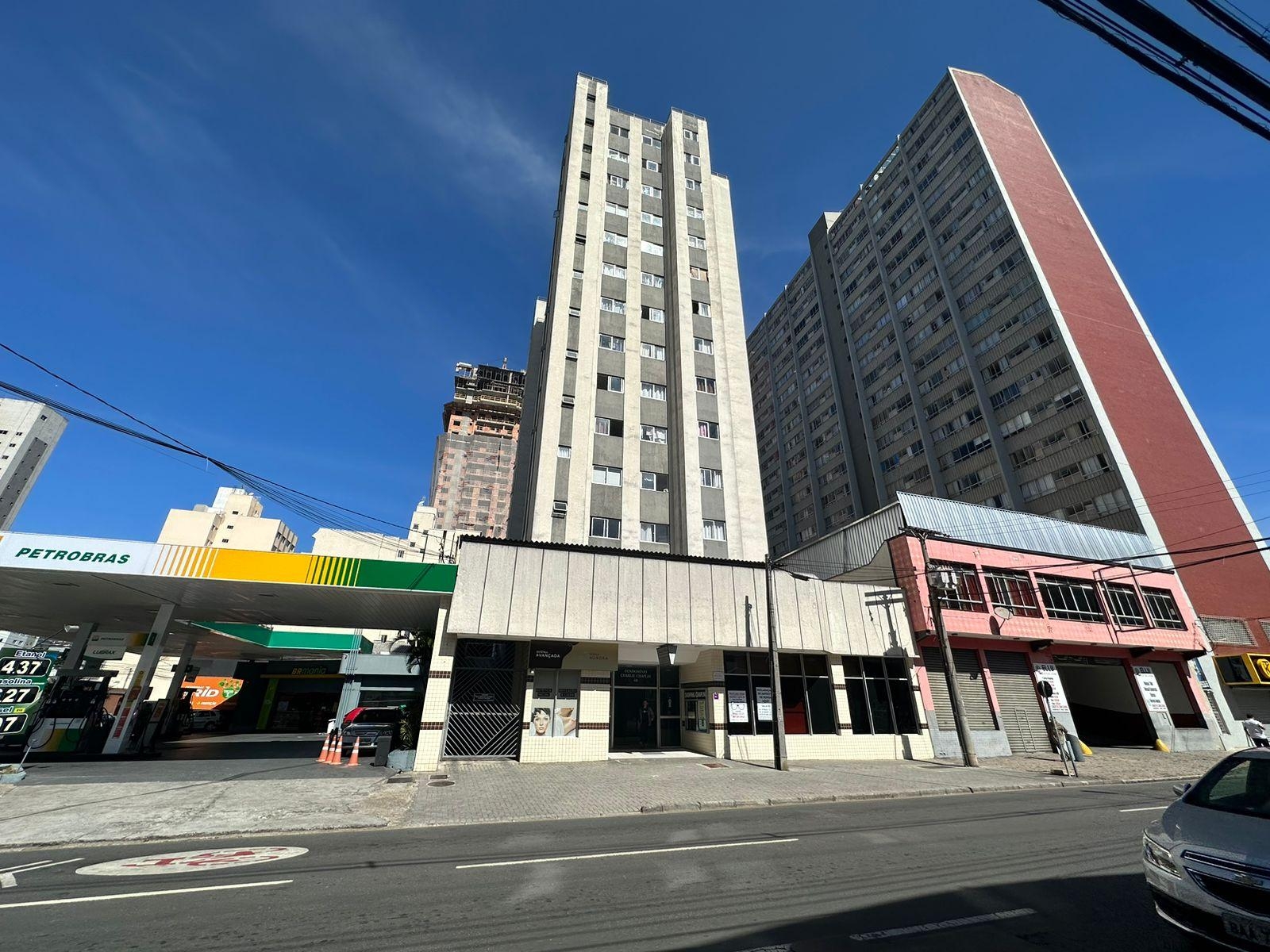Apartamento Mobiliado com 1 vaga  para Locação no Centro de Cu...