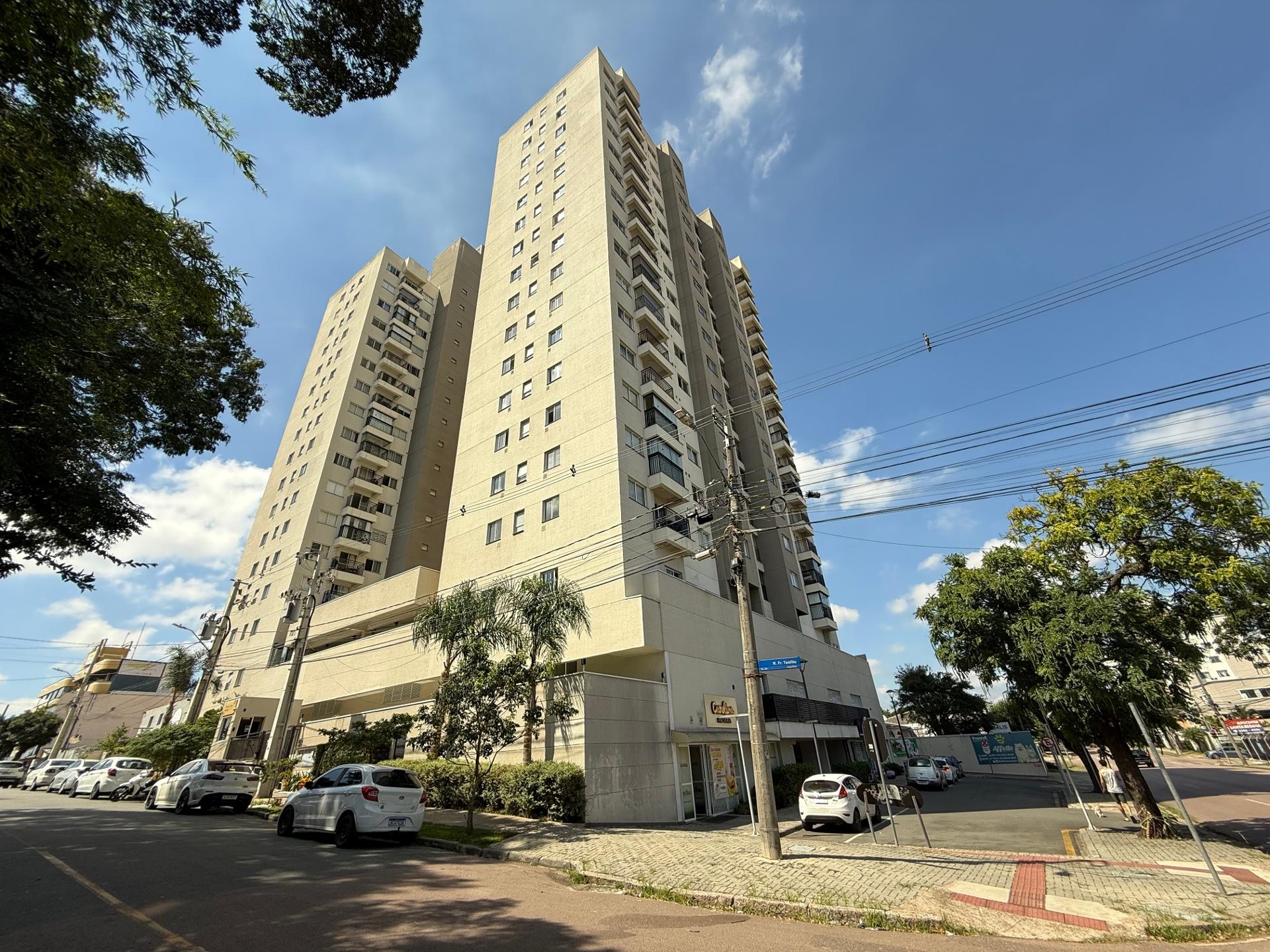 Apartamento no Capão Raso em Curitiba  2 quartos, 1 vaga de ga...