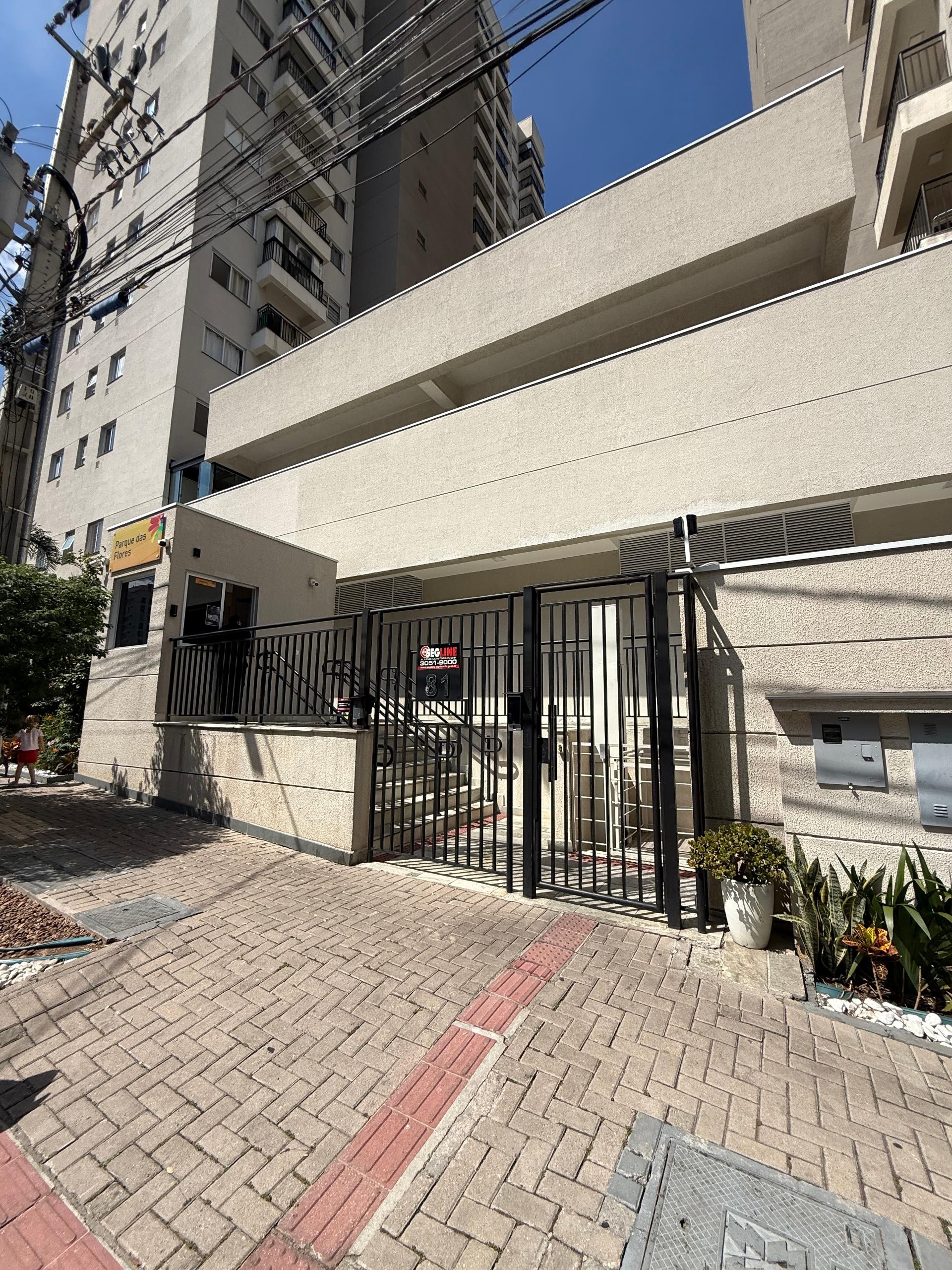 Apartamento no Capão Raso em Curitiba  2 quartos, 1 vaga de ga...