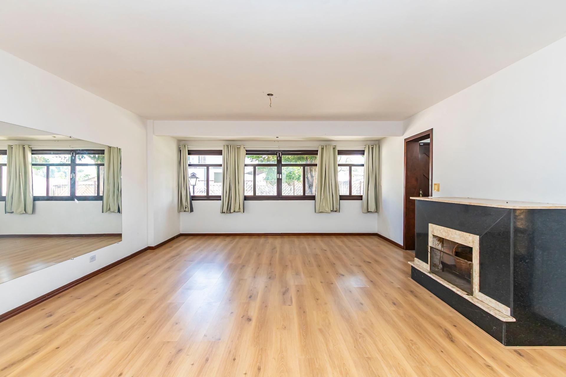 Casa ampla com 4 quartos em terreno de 414 m  no Campo Comprid...