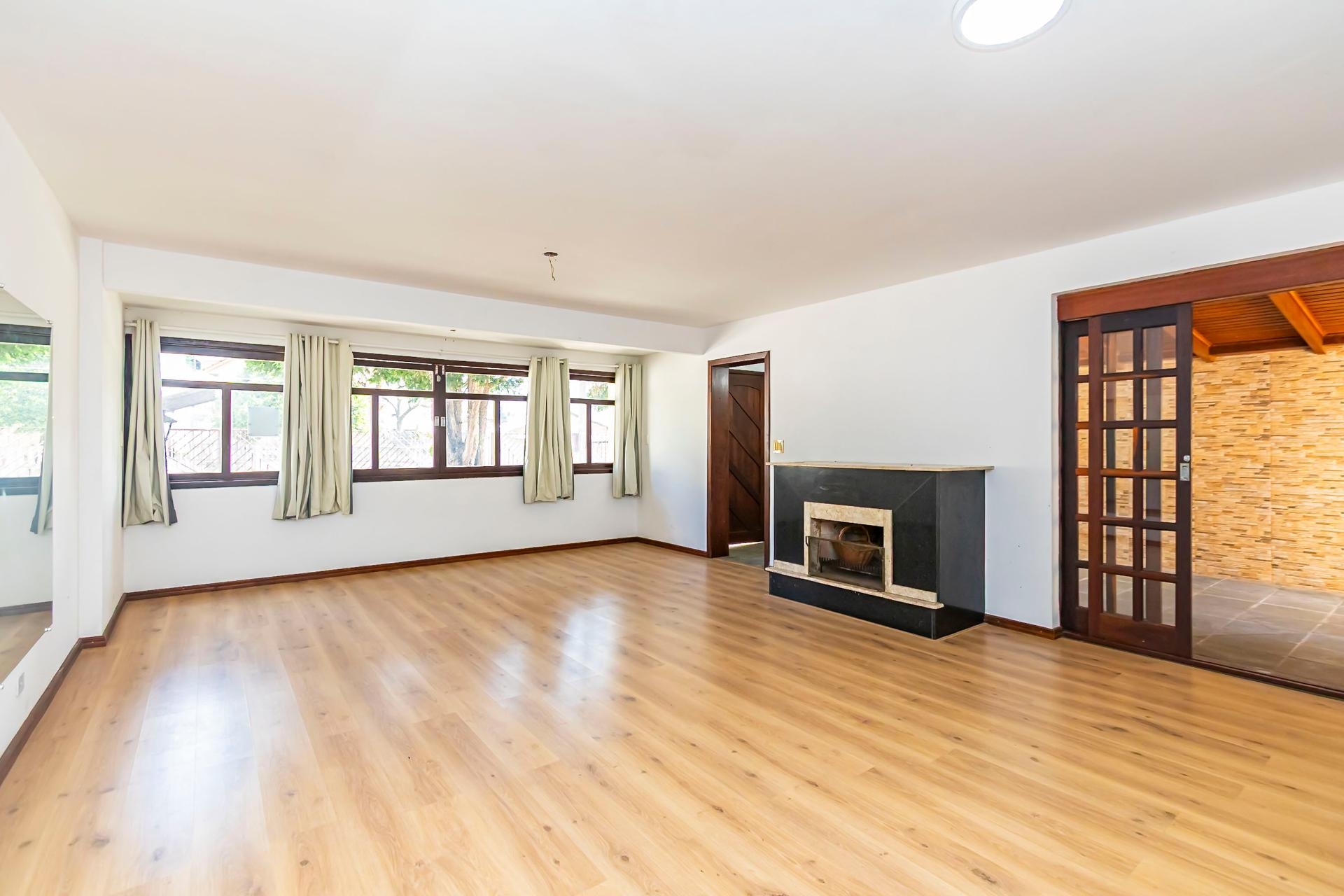 Casa ampla com 4 quartos em terreno de 414 m  no Campo Comprid...