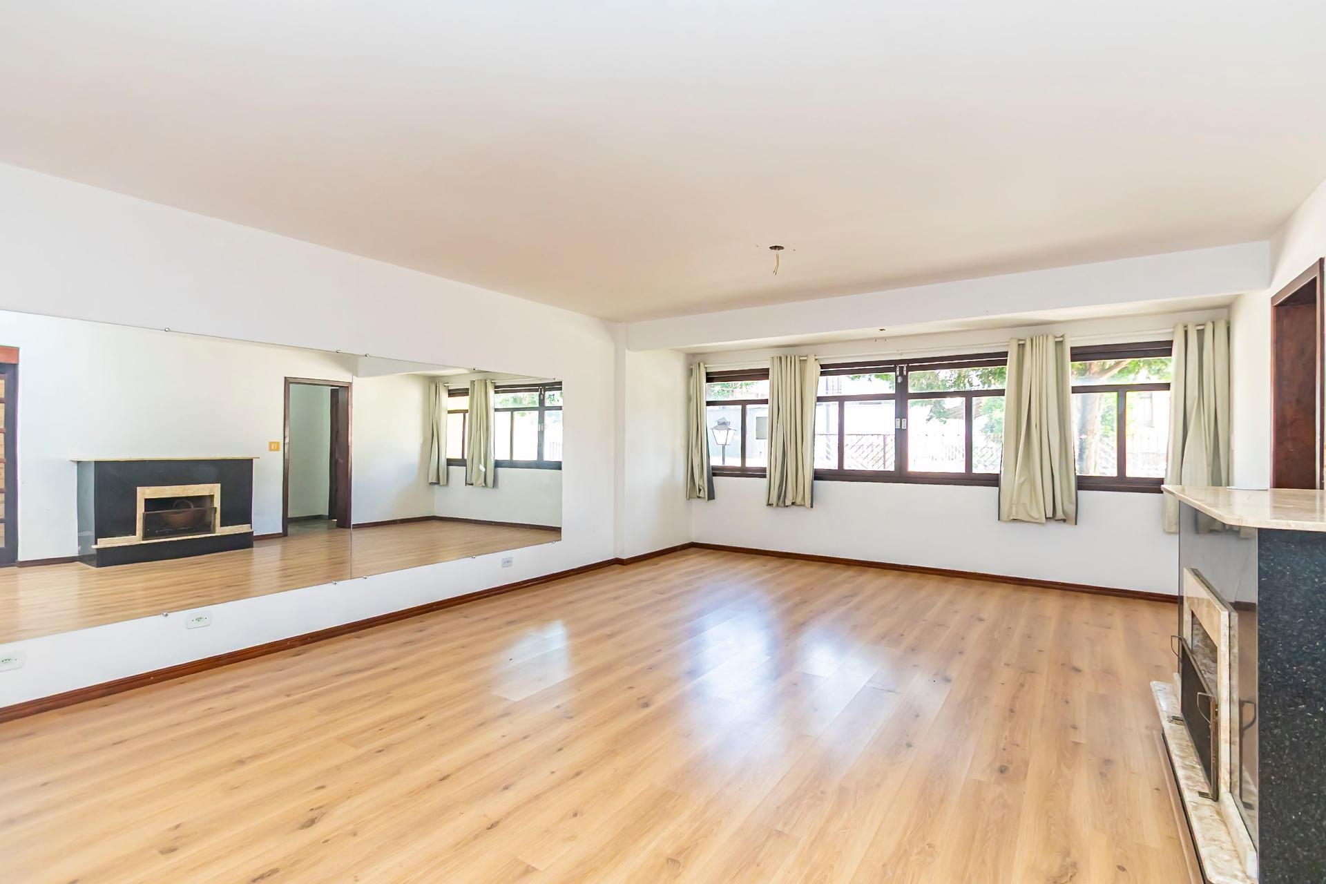 Casa ampla com 4 quartos em terreno de 414 m  no Campo Comprid...