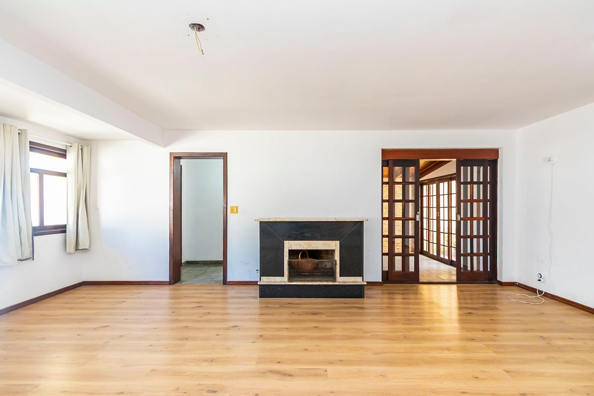 Casa ampla com 4 quartos em terreno de 414 m  no Campo Comprid...