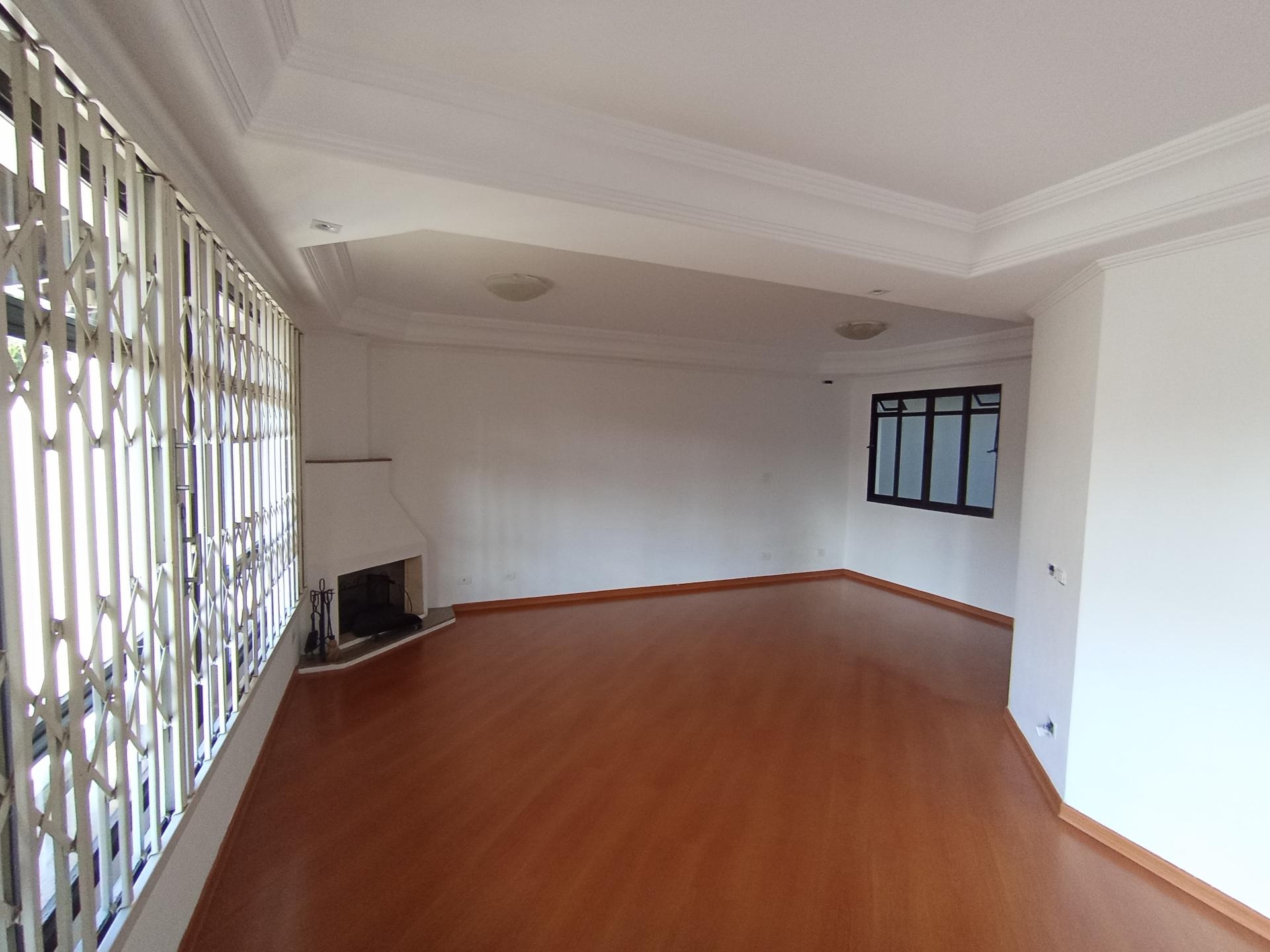 Sobrado c 3 quartos sendo 2 suítes para locação, 198 m  por R ...