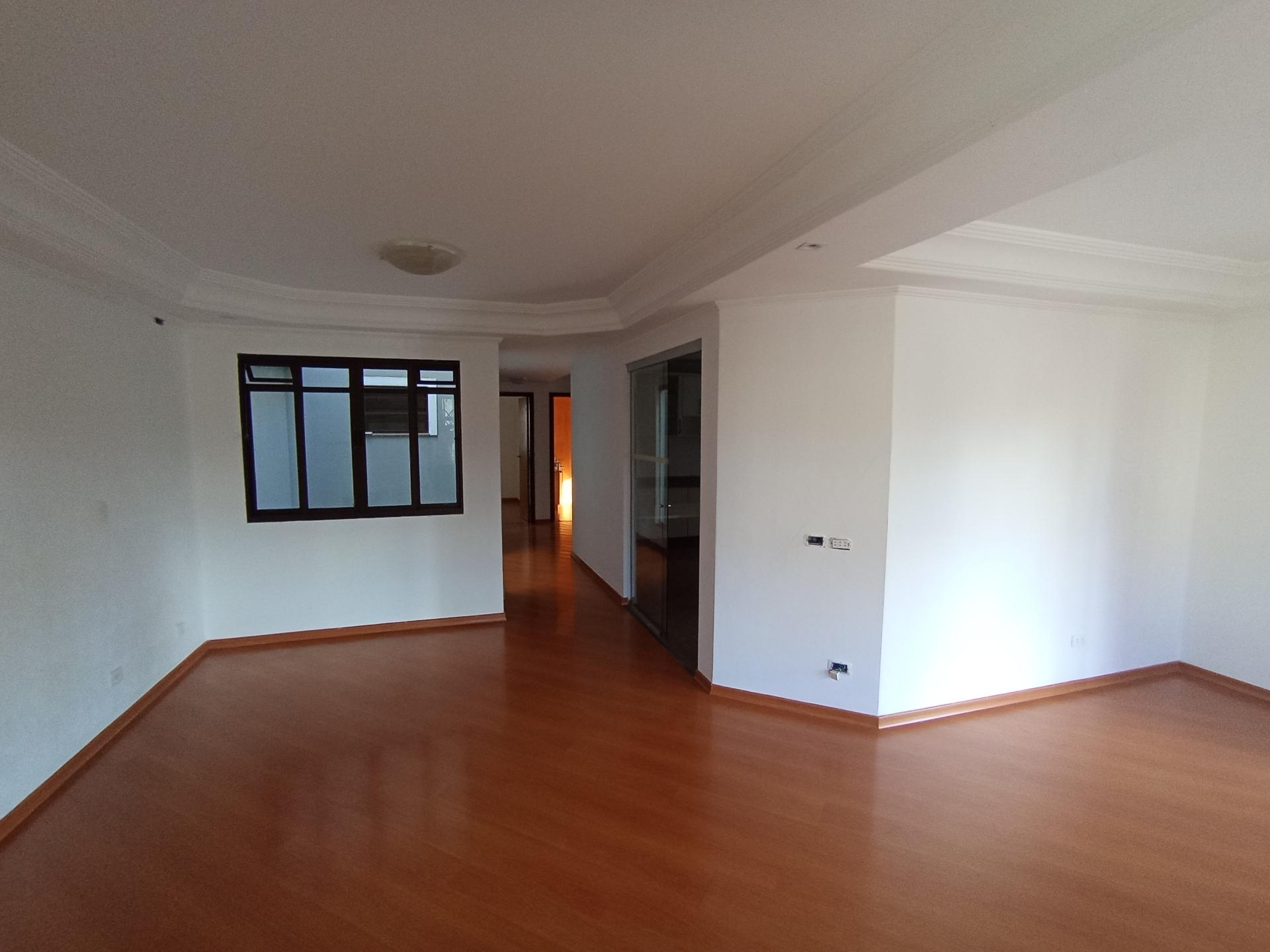 Sobrado c 3 quartos sendo 2 suítes para locação, 198 m  por R ...