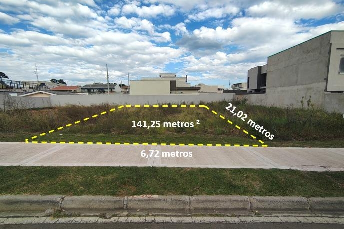 Terreno frente para RUA à venda com 141,25 metros quadrados no...