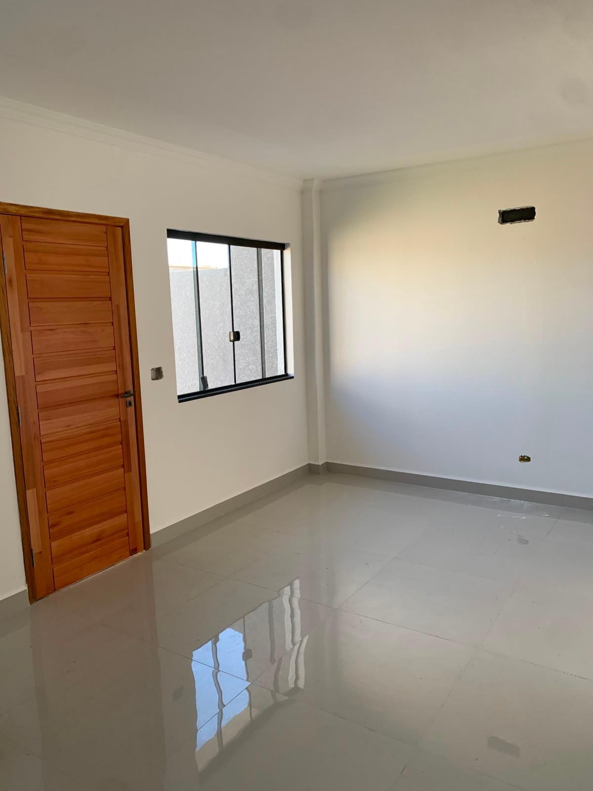 Sobrado com 3 Quartos e Suíte à Venda na Costeira | 80 m²