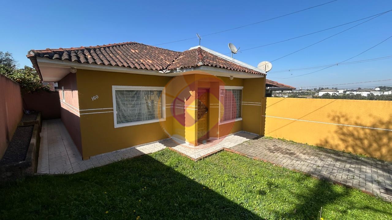 Casa térrea com 3 quartos e amplo espaço externo no Thomaz Coe...
