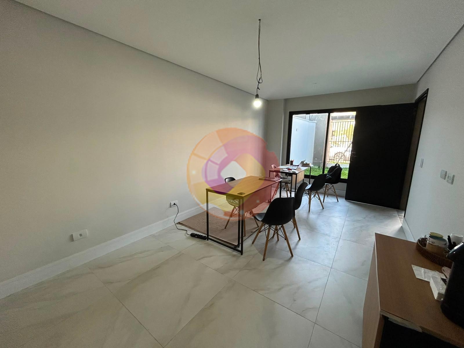 Sobrado Triplex 134,21 m² com 3 quartos e amplo terraço no Portão