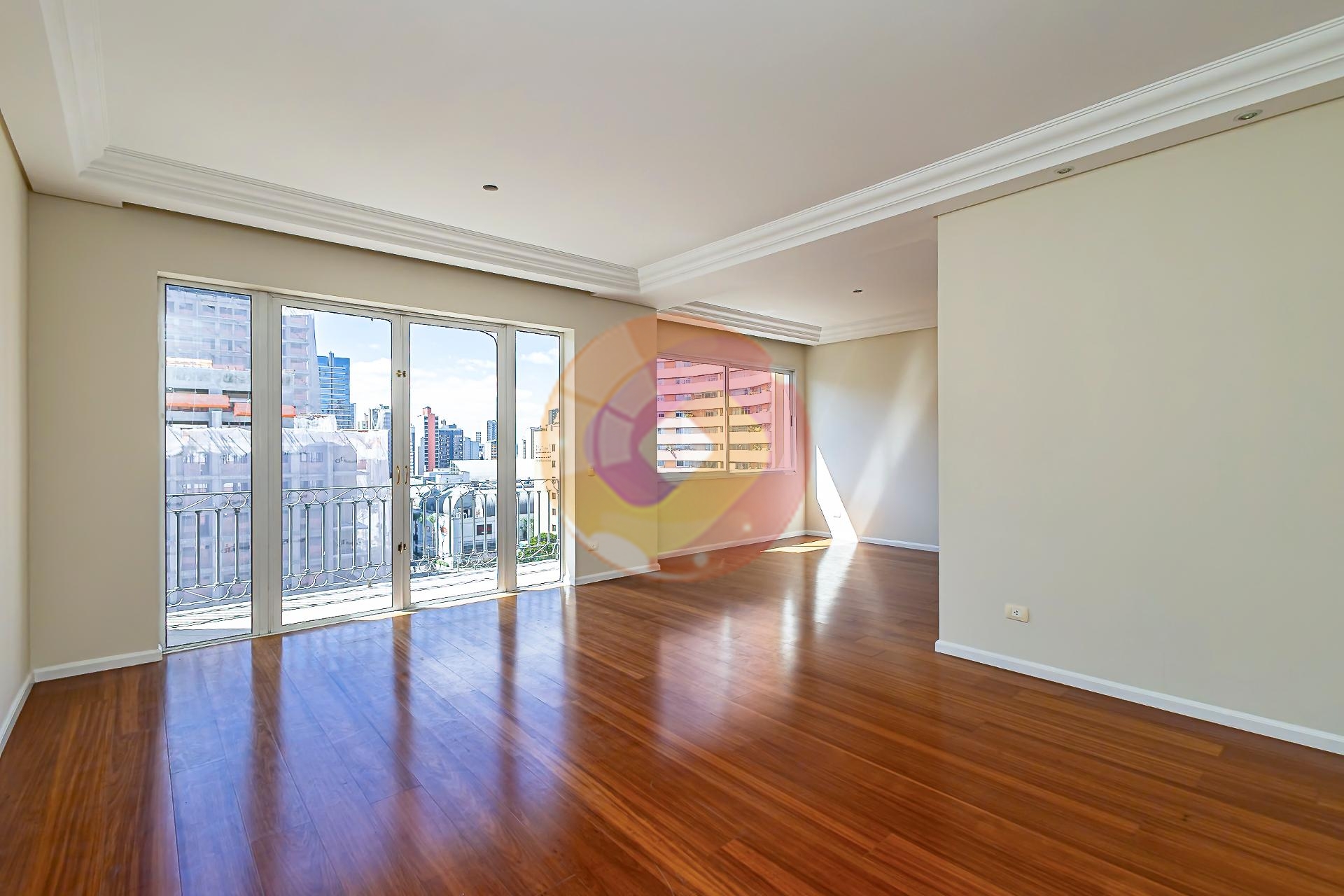 Apartamento à venda no Batel | 227 m², 4 quartos, 2 suítes e 2...