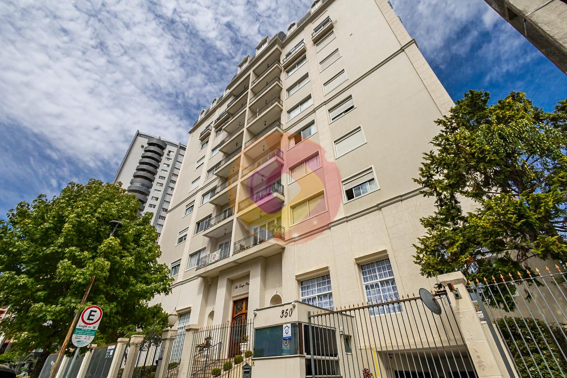 Apartamento à venda no Batel | 227 m², 4 quartos, 2 suítes e 2...