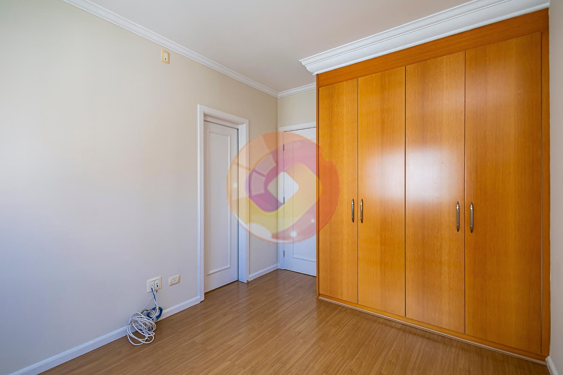 Apartamento à venda no Batel | 227 m², 4 quartos, 2 suítes e 2...