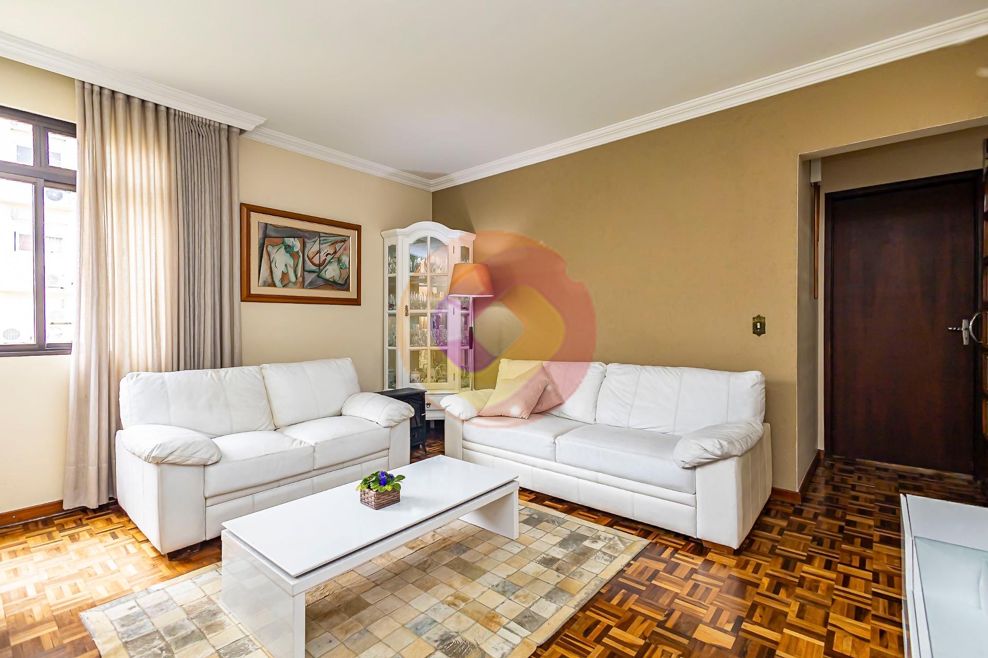 Apartamento semimobiliado com 3 quartos e 110 m² no Bigorrilho