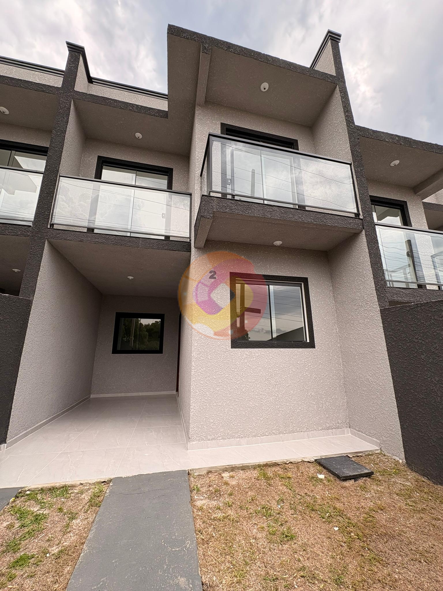 Realize o Sonho da Casa Própria! Sobrado com 3 Quartos e Sacad...