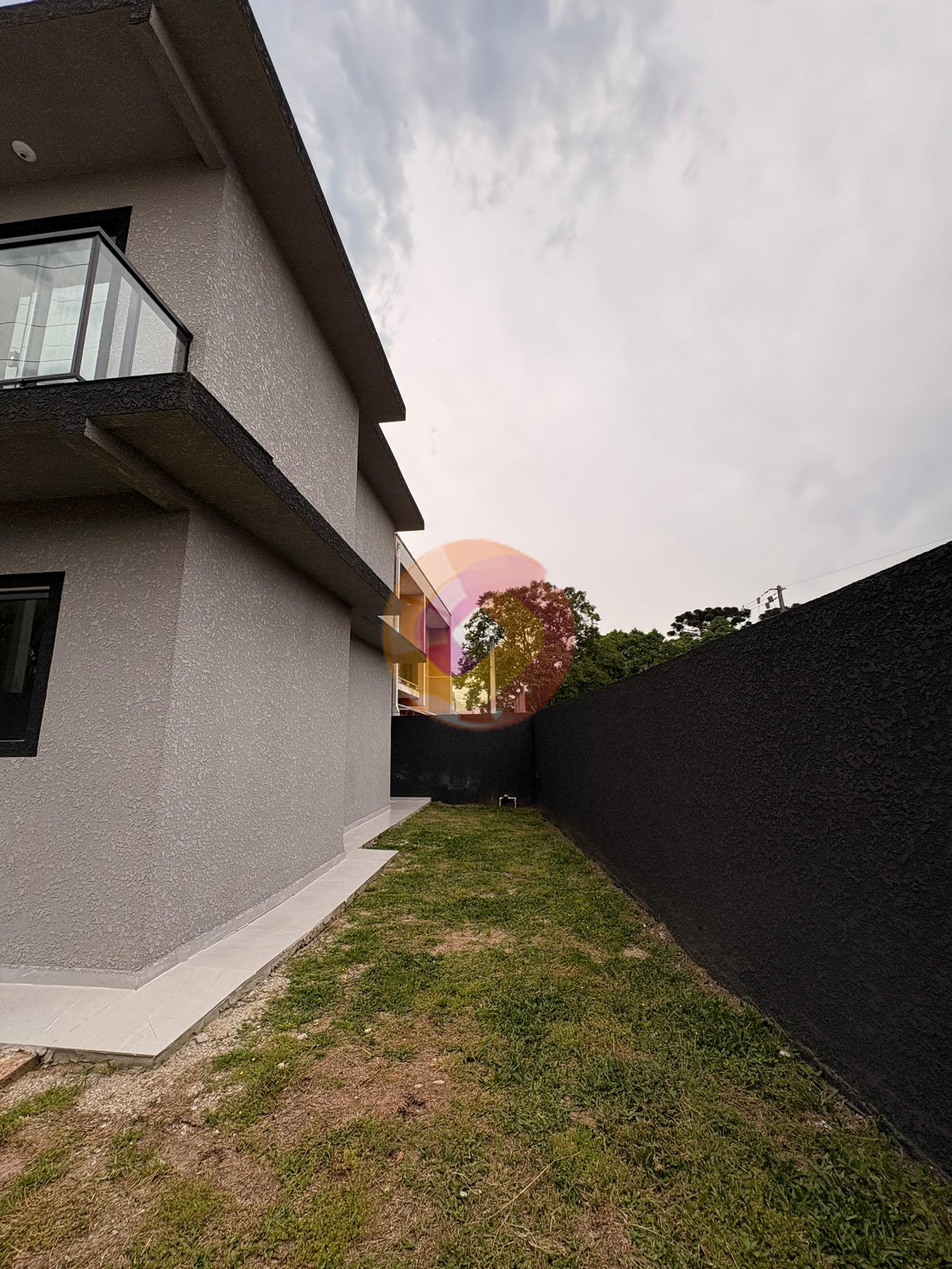 Realize o Sonho da Casa Própria! Sobrado com 3 Quartos e Sacad...