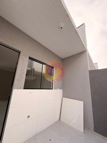 Casa à Venda no Tatuquara, Curitiba  2 Quartos e 1 vaga de gar...