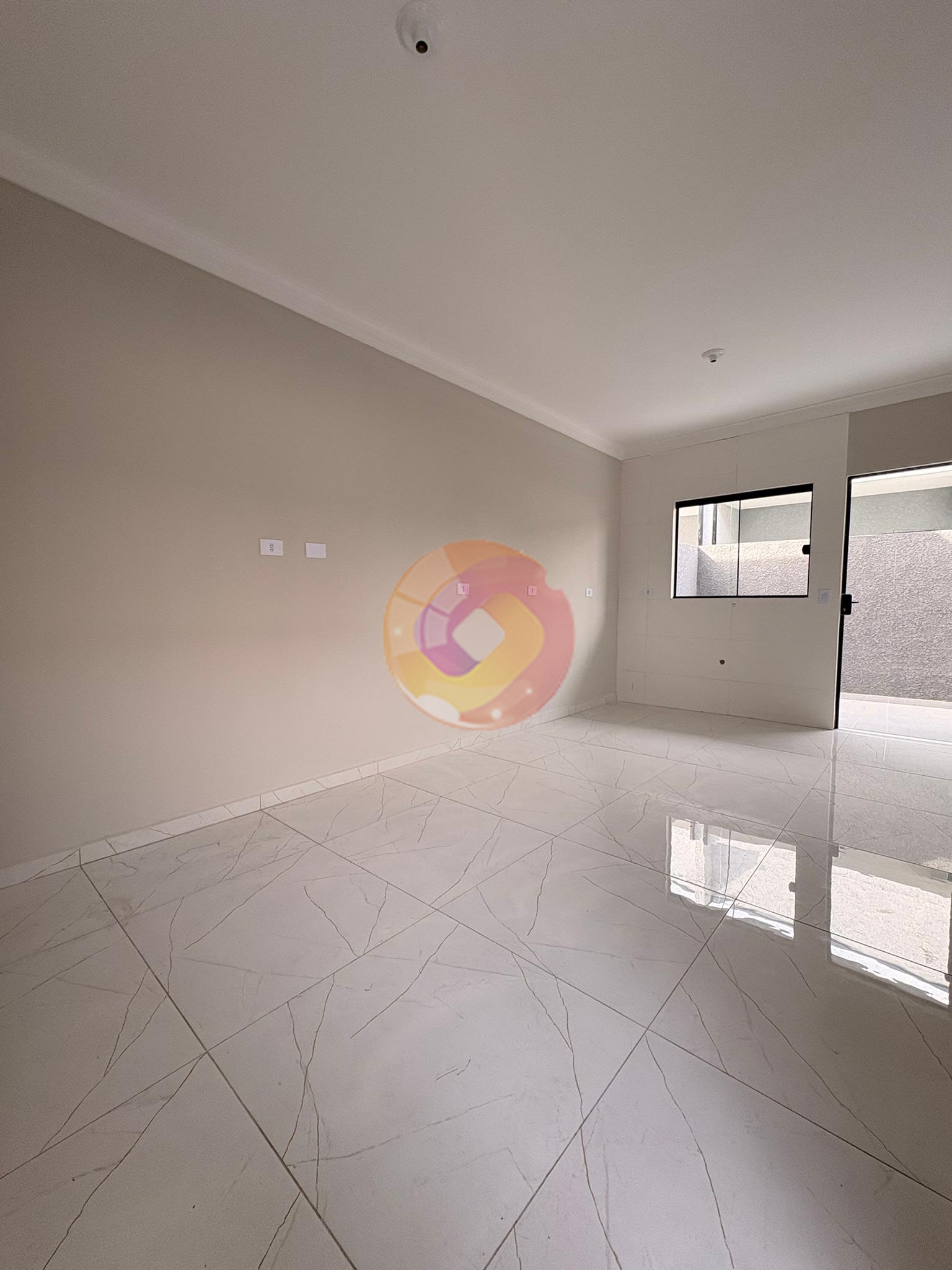 Casa à Venda no Tatuquara, Curitiba  2 Quartos e 1 vaga de gar...
