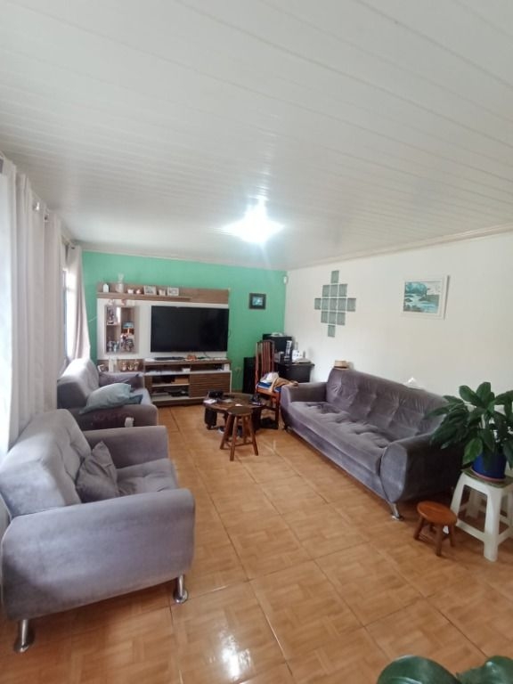 Casa 3 Quartos com Churrasqueira Conjunto Itatiaia, CIC Curitiba