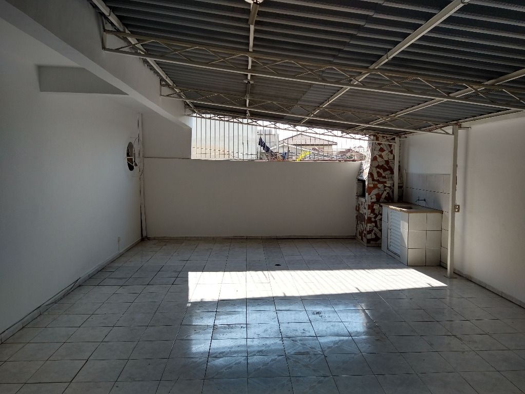 Apartamento com 4 quartos para alugar, 280 m  por R  2.700 mês...