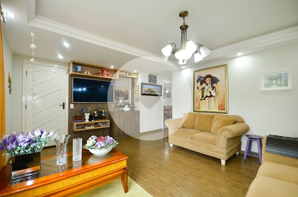 Sobrado 4 Pavimentos com 3 Suítes e Terraço  Ecoville, Curitiba