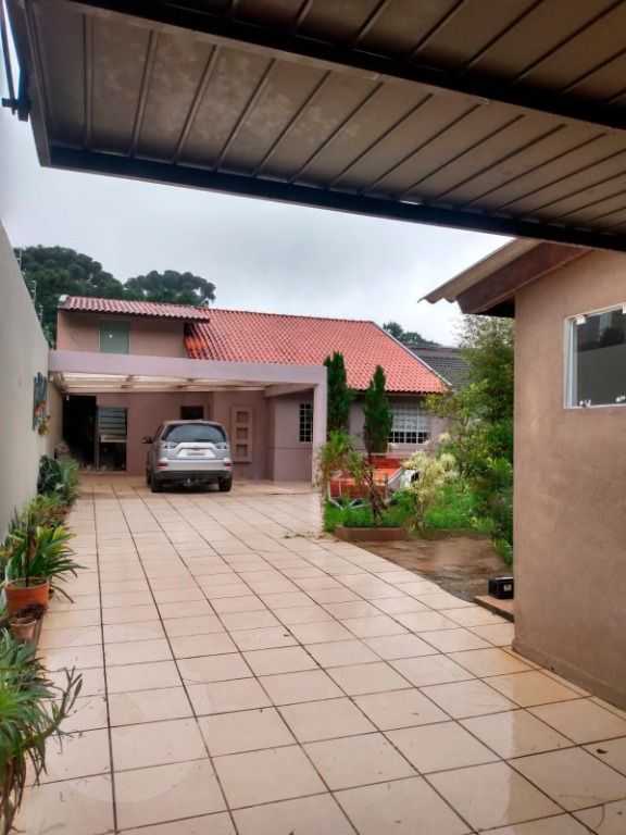 Casa a venda, bairro  Mossunguê - 229,00m  de área privativa, 3 quartos duas suítes  e 540,00m  de t
